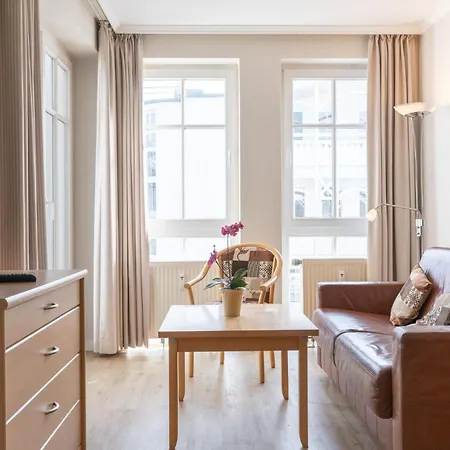 Apartment 352, Seepark *