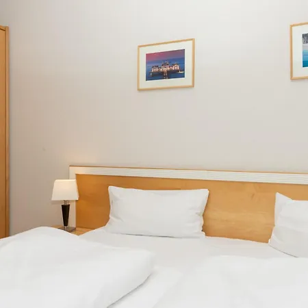 Apartment 352, Seepark